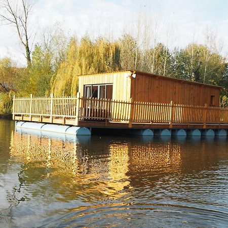 Cabanes Flottantes Et Gites Au Fil De L'Eau Colleville Екстер'єр фото